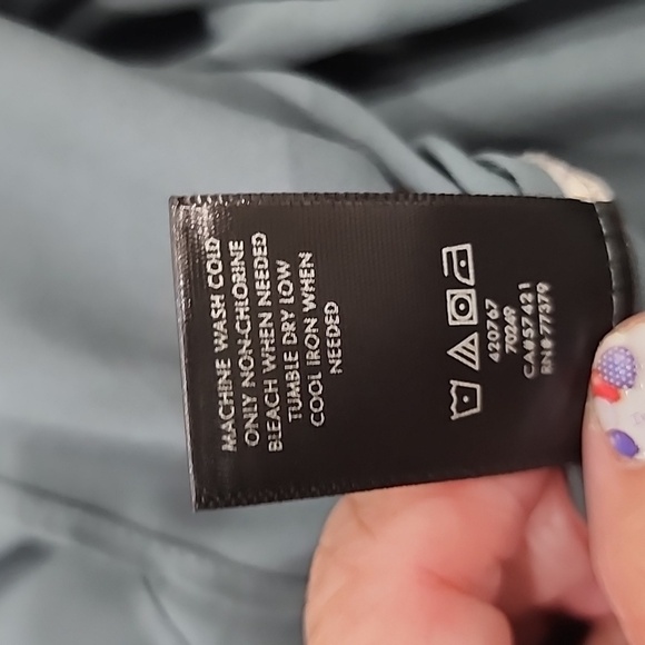 Ann Taylor Green pintuck pleat 3/4 bell sleeve top, size XS - Picture 6 of 8